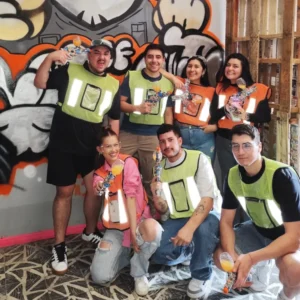 quipo de jugadores disfrutando de una partida de Gelsoft en Gel of Duty Pasto.